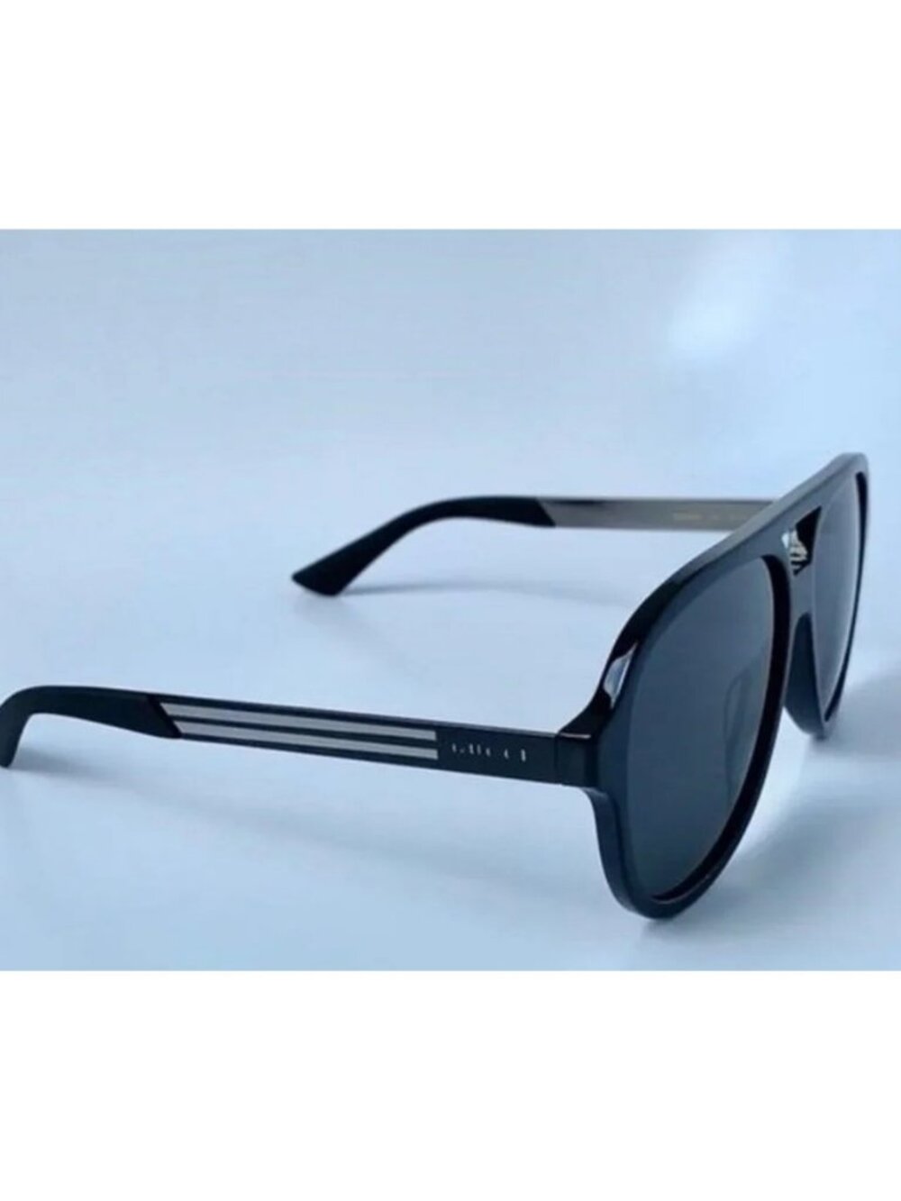 Authentic- New - Gucci Men’s Sunglasses GG0688S 001 Black/ Gray - Picture 11 of 12
